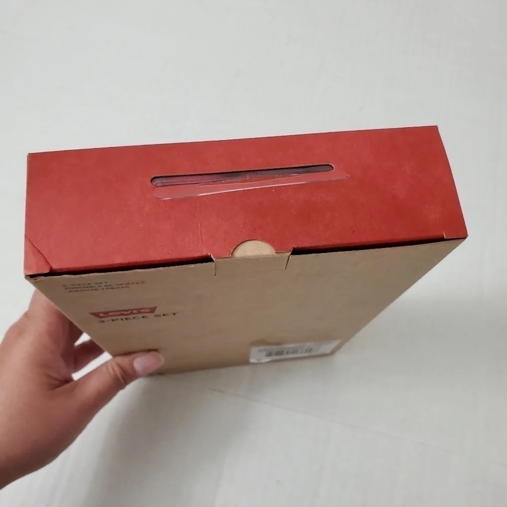 Levi's Newborn Bodysuit, Bib, Booties Red 3 piece Gift Box Set 0-6 Months‎